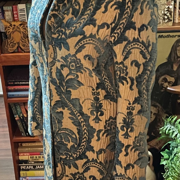 Italian Brocade Coat with matching Handbag - Picture 2 of 15
